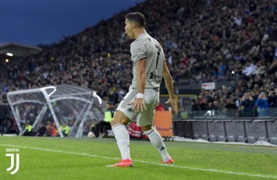 Ronaldo e la sua iconica esultanza dopo il raddoppio contro l'Udinese